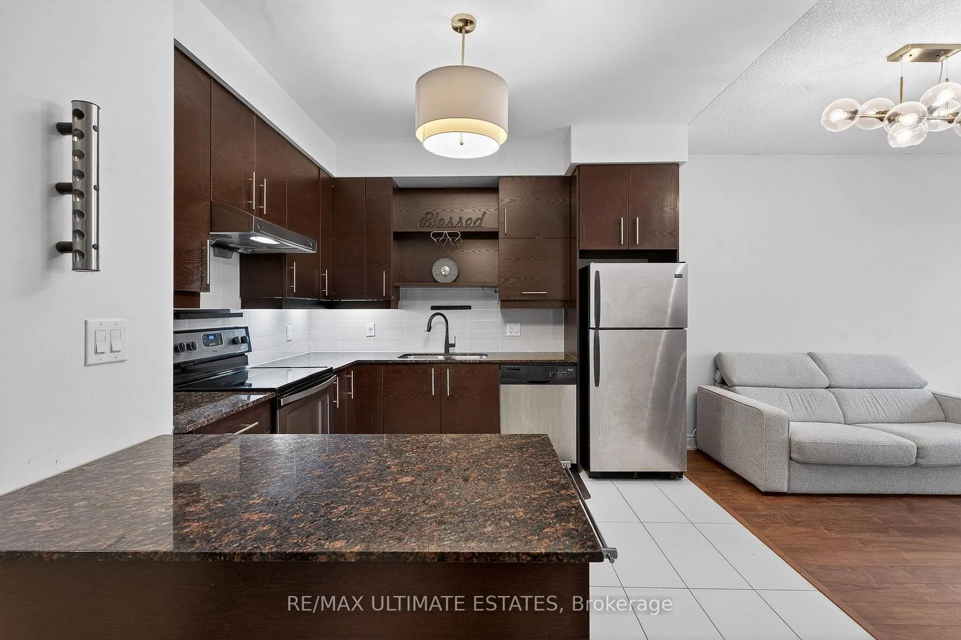 Photo 20 of 325 South Park Road N, Markham, Commerce Valley — HOMEH