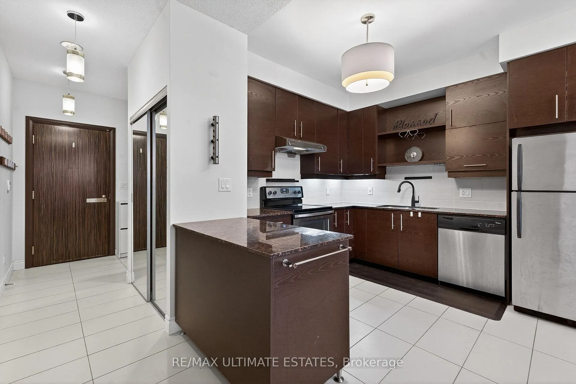 Photo 22 of 325 South Park Road N, Markham, Commerce Valley — HOMEH