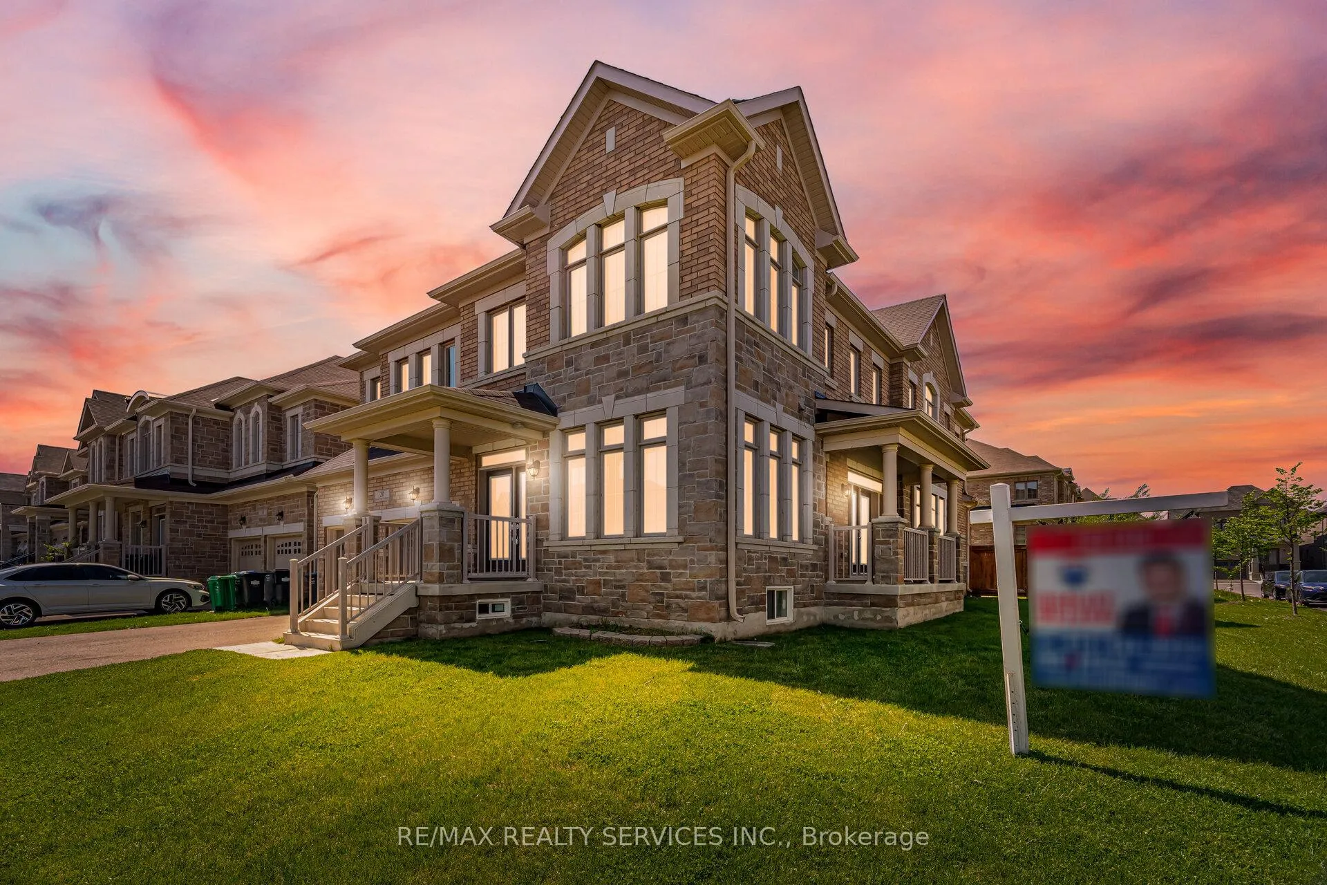 Photo 3 of 20 Royal Fern Crescent, Caledon, Rural Caledon — HOMEH