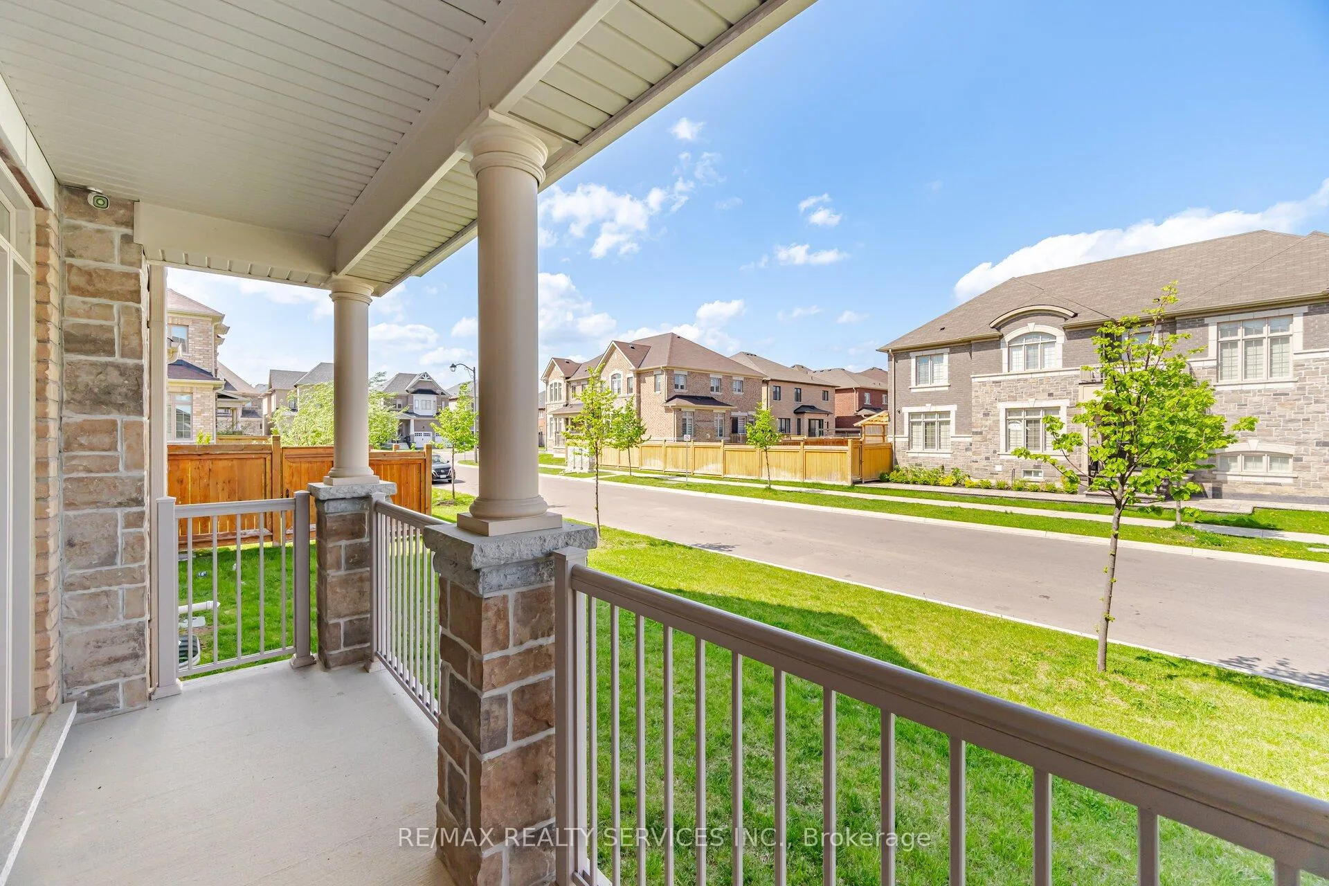 Photo 13 of 20 Royal Fern Crescent, Caledon, Rural Caledon — HOMEH