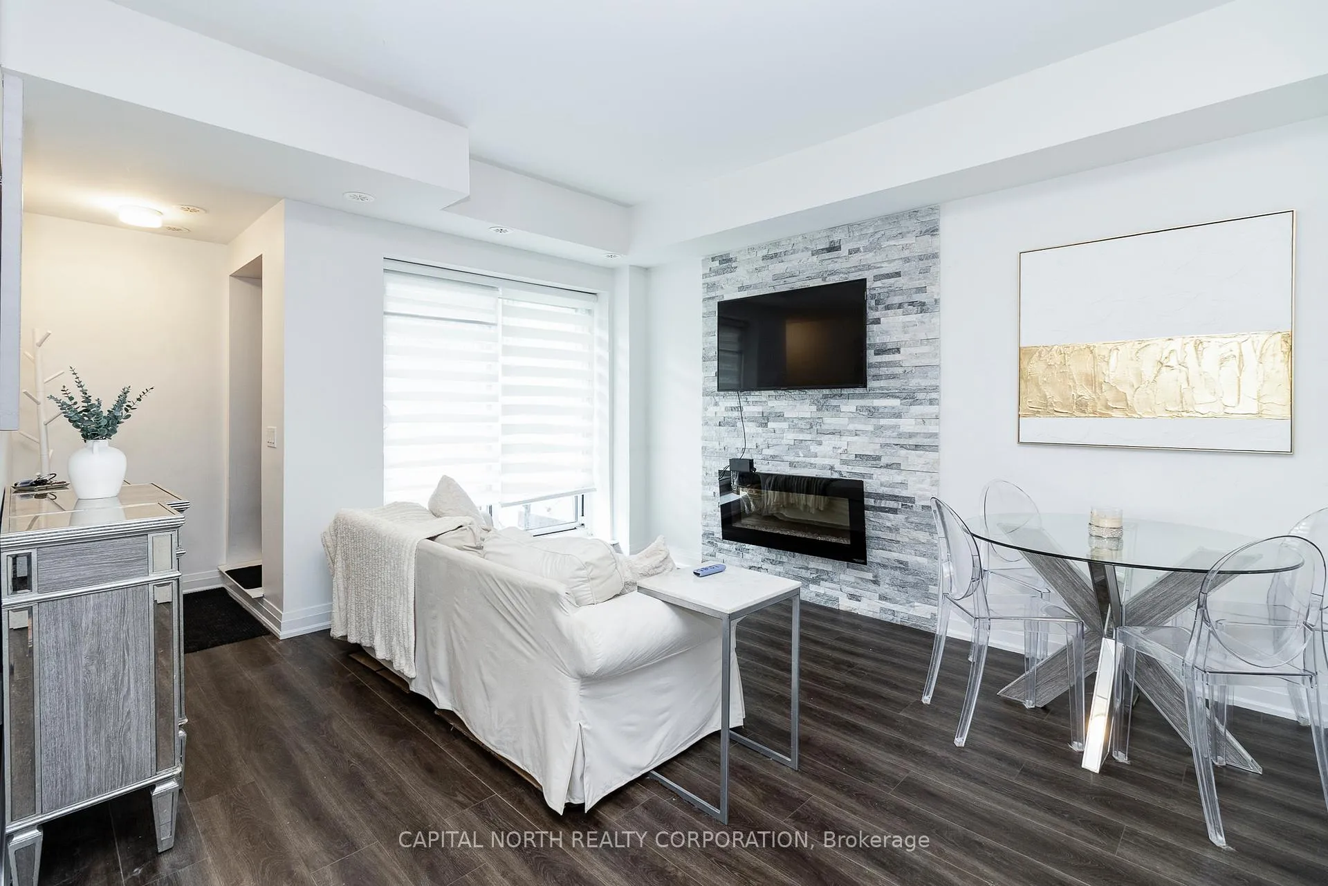 Photo 4 of Unit 802, 48 Coles Avenue, Vaughan, Vaughan Grove — HOMEH
