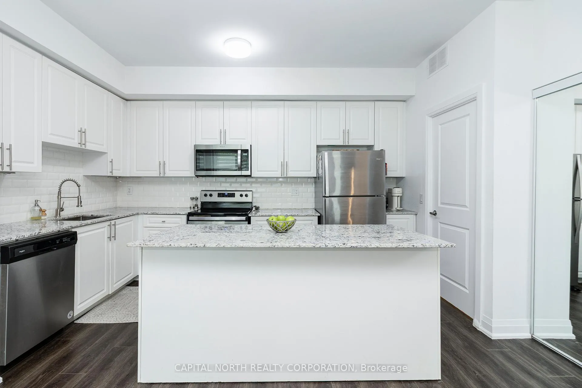 Photo 6 of Unit 802, 48 Coles Avenue, Vaughan, Vaughan Grove — HOMEH