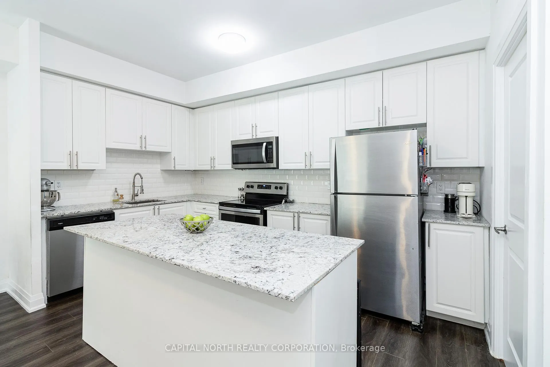 Photo 8 of Unit 802, 48 Coles Avenue, Vaughan, Vaughan Grove — HOMEH