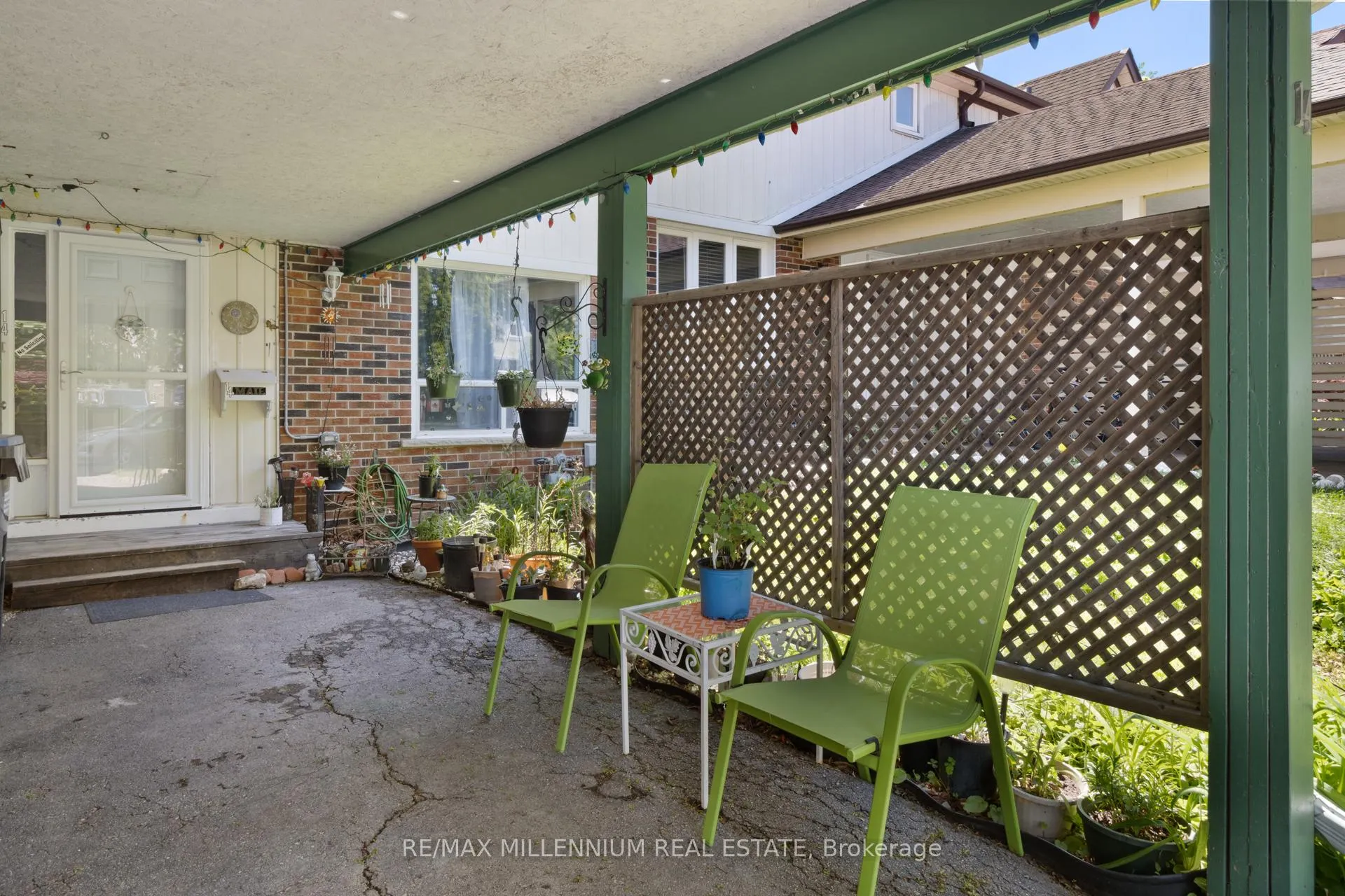 Photo 3 of 14 Laurier Court, Brampton, Heart Lake East — HOMEH