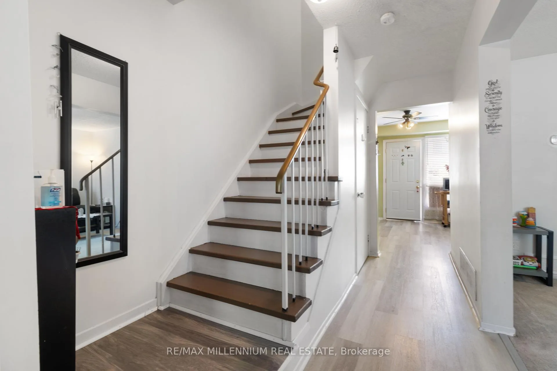 Photo 6 of 14 Laurier Court, Brampton, Heart Lake East — HOMEH
