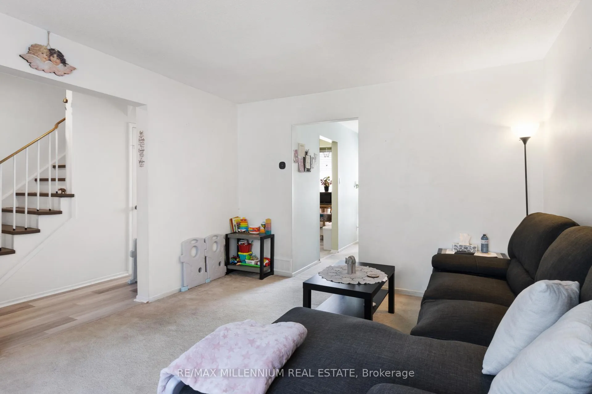 Photo 12 of 14 Laurier Court, Brampton, Heart Lake East — HOMEH