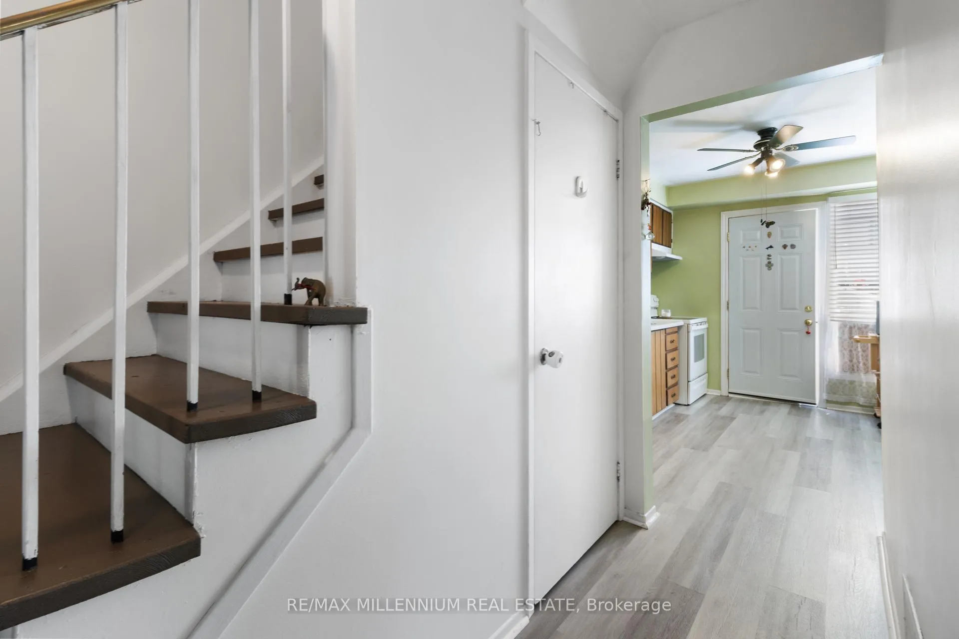 Photo 13 of 14 Laurier Court, Brampton, Heart Lake East — HOMEH