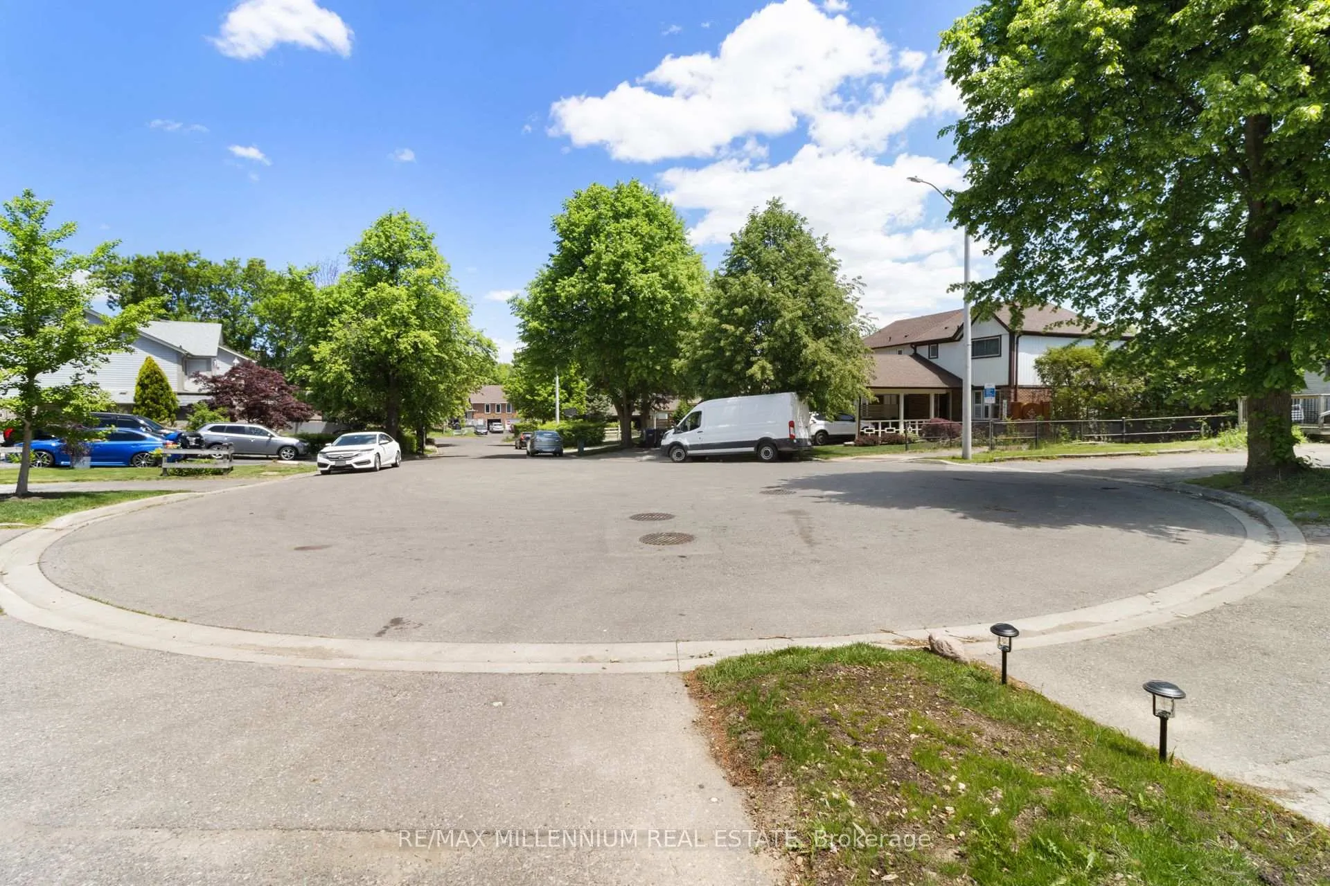 Photo 47 of 14 Laurier Court, Brampton, Heart Lake East — HOMEH