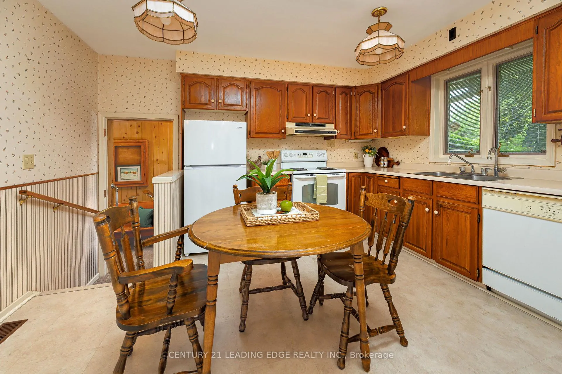 Photo 7 of 6 Paramount Road, Markham, Old Markham Village — HOMEH