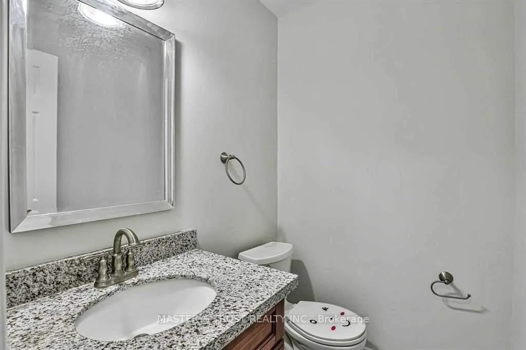 Photo 12 of 92 Cavalry Trail, Markham, Buttonville — HOMEH