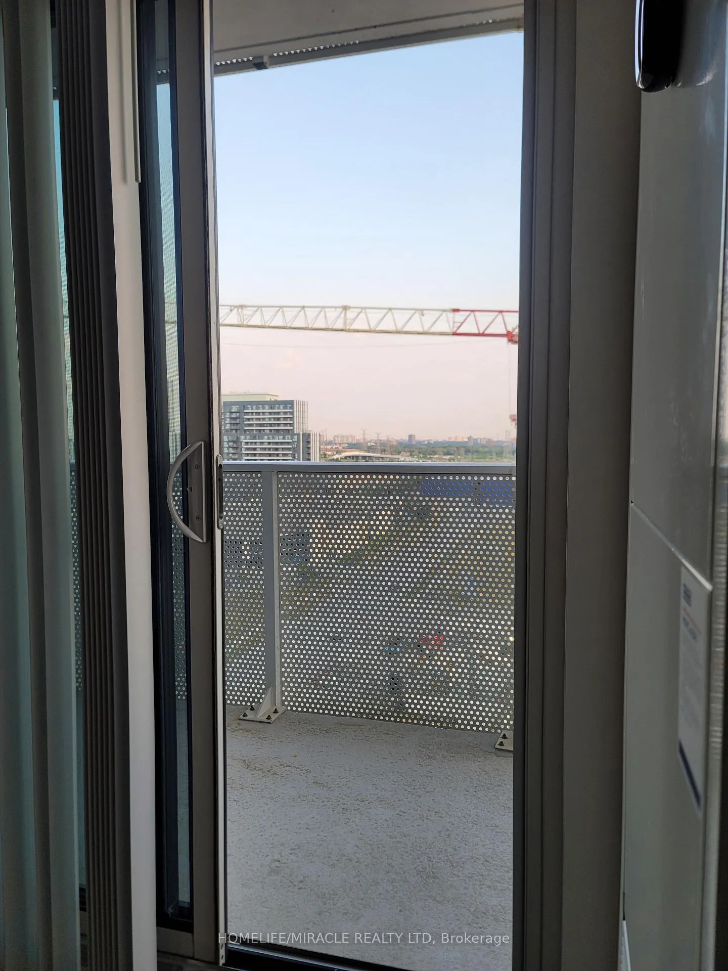 Photo 8 of Unit 1212, 28 Interchange Way, Vaughan, Vaughan Corporate Centre — HOMEH