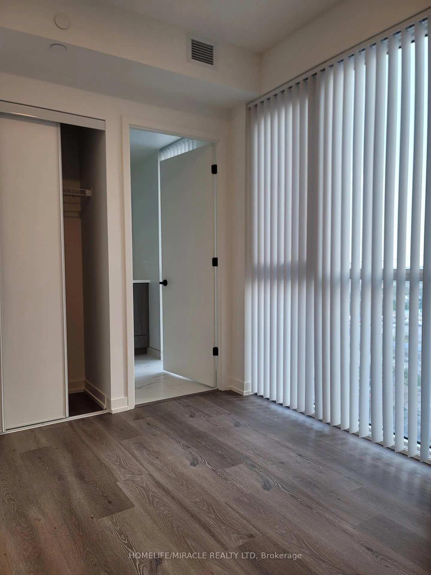 Photo 14 of Unit 1212, 28 Interchange Way, Vaughan, Vaughan Corporate Centre — HOMEH