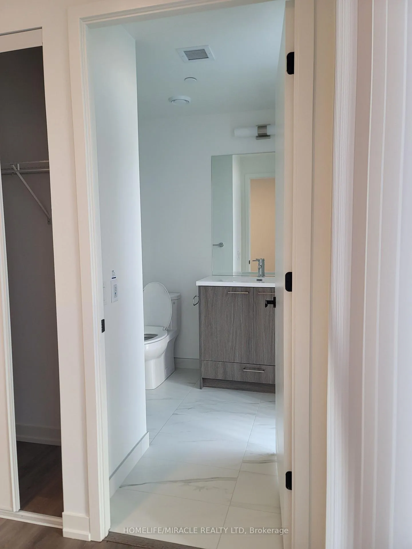 Photo 15 of Unit 1212, 28 Interchange Way, Vaughan, Vaughan Corporate Centre — HOMEH