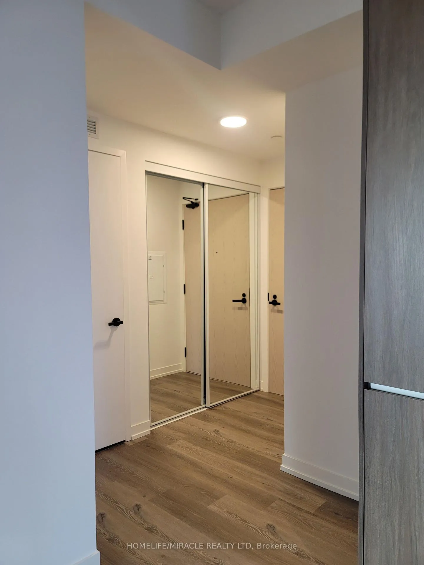 Photo 22 of Unit 1212, 28 Interchange Way, Vaughan, Vaughan Corporate Centre — HOMEH