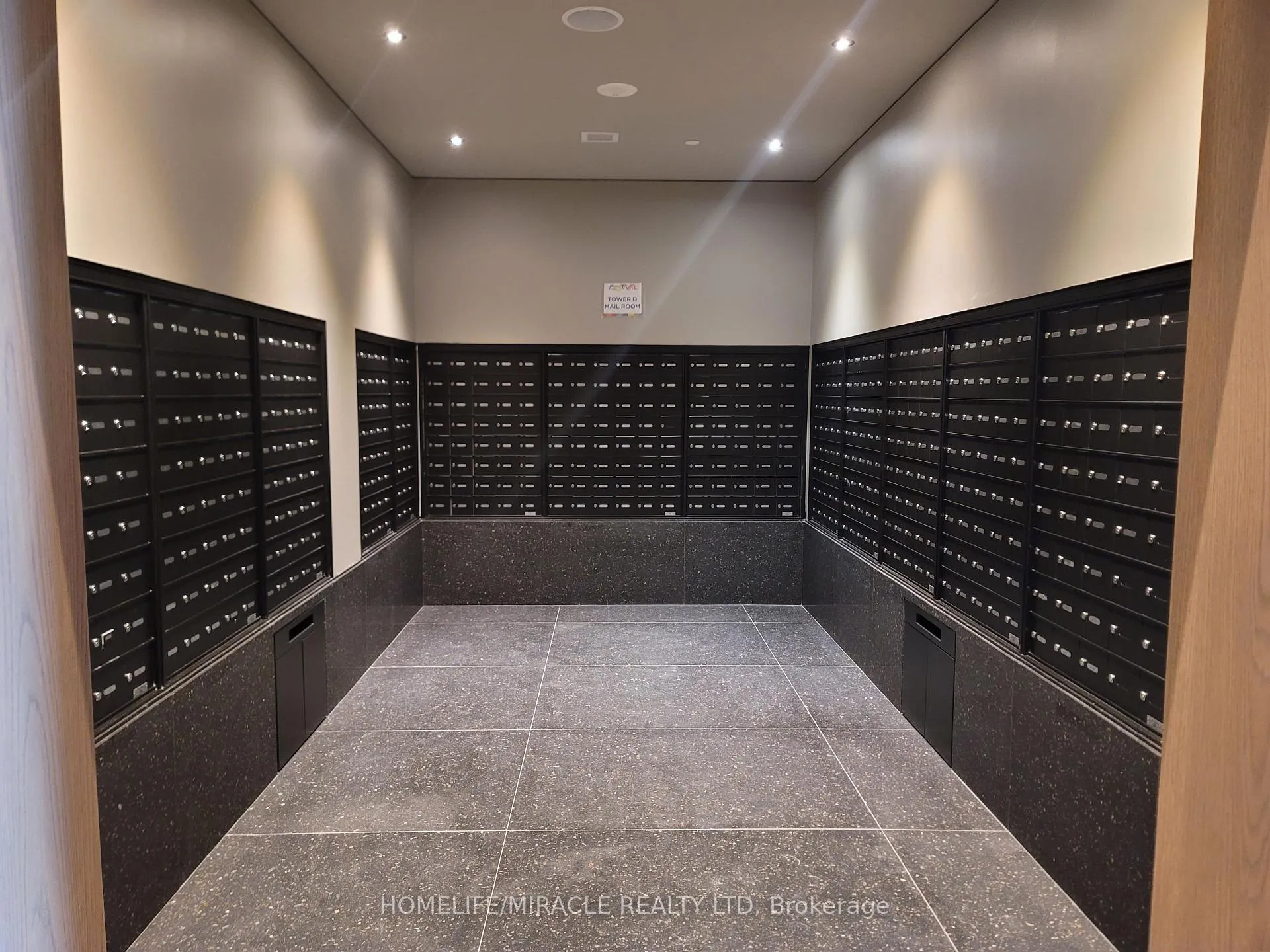Photo 24 of Unit 1212, 28 Interchange Way, Vaughan, Vaughan Corporate Centre — HOMEH