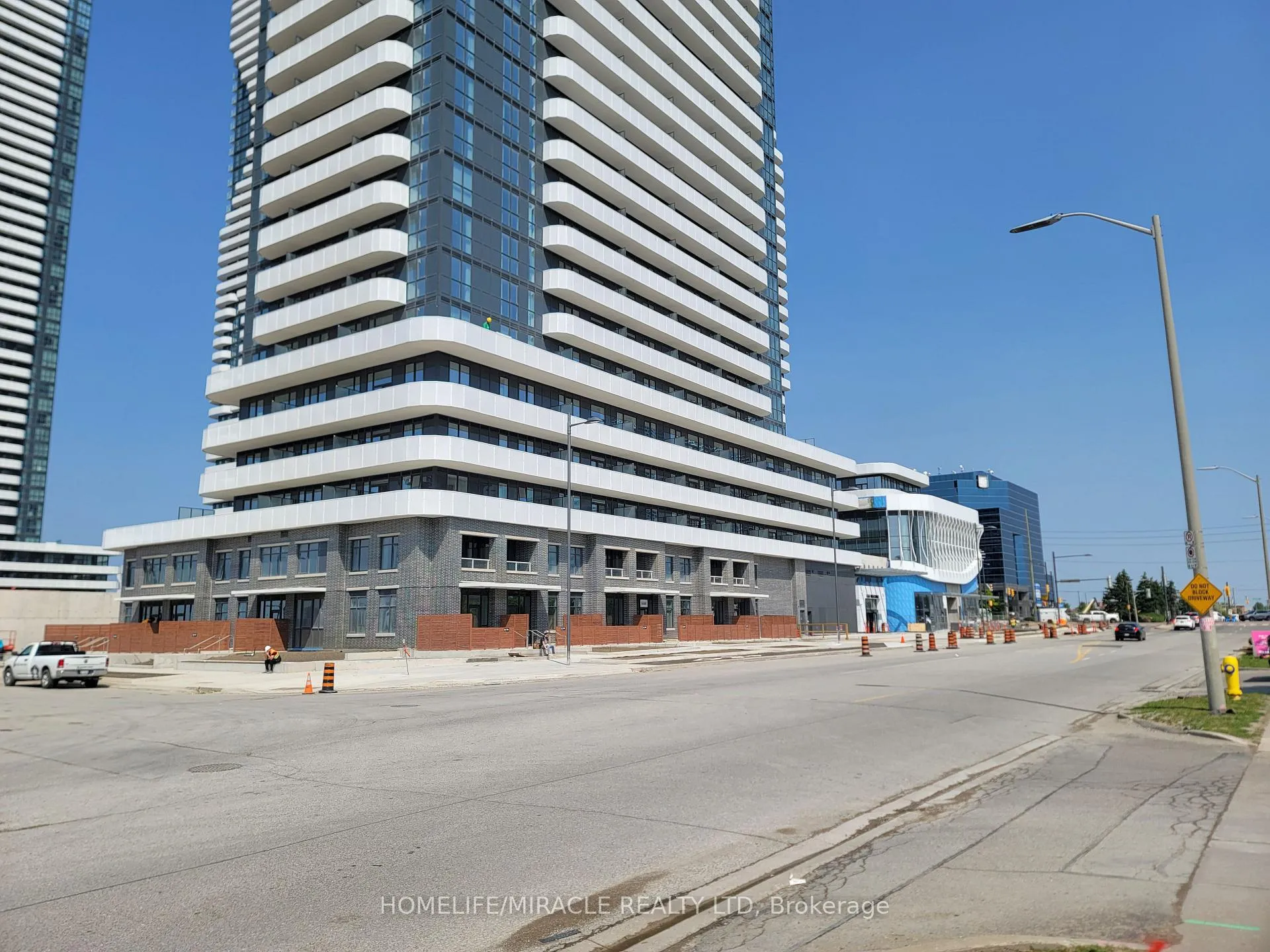 Photo 28 of Unit 1212, 28 Interchange Way, Vaughan, Vaughan Corporate Centre — HOMEH