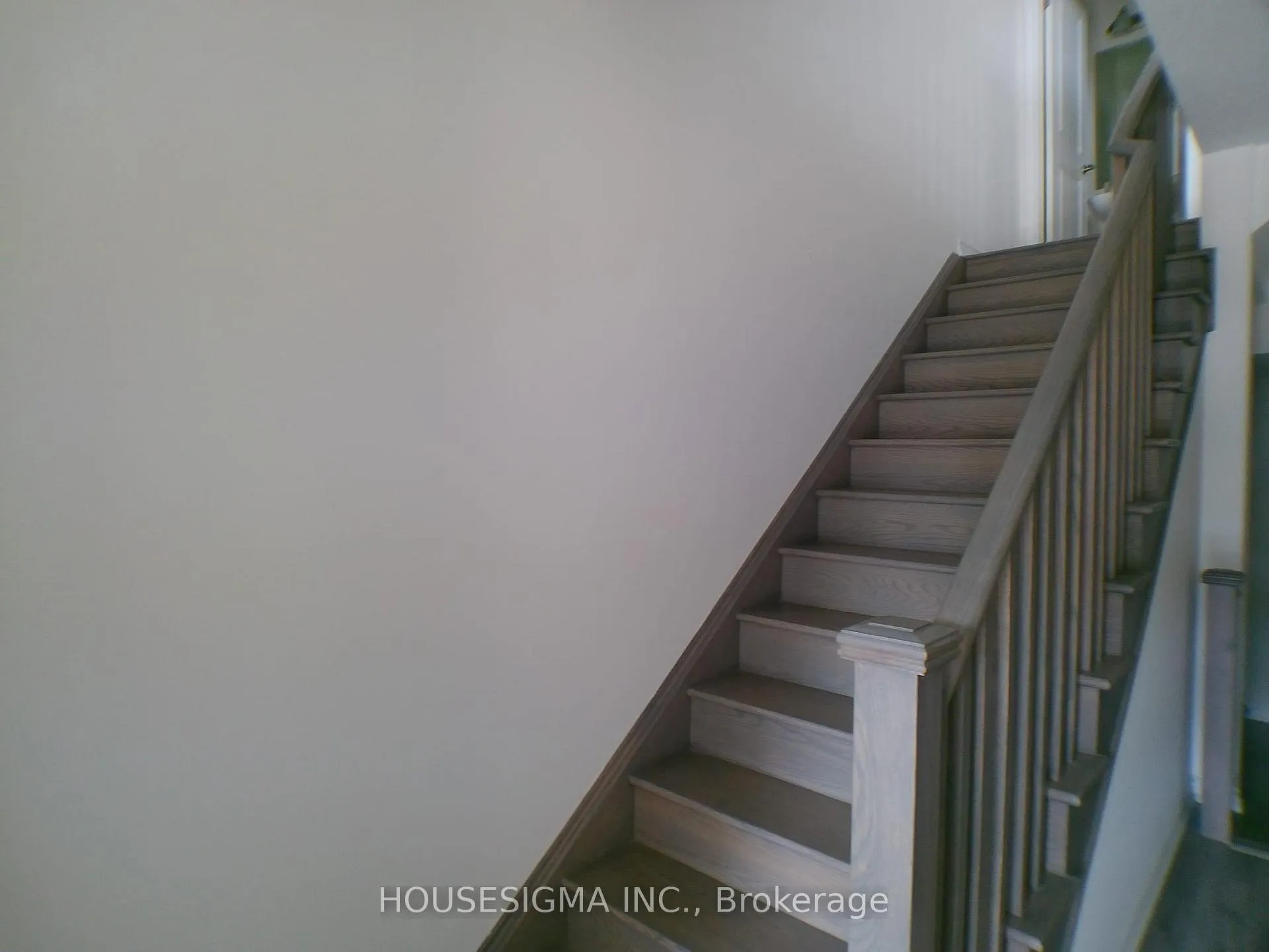 Photo 5 of 132 Turnberry Lane, Barrie, Painswick South — HOMEH