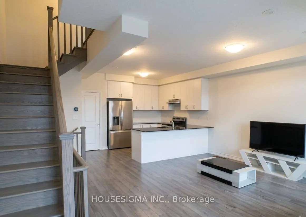 Photo 8 of 132 Turnberry Lane, Barrie, Painswick South — HOMEH