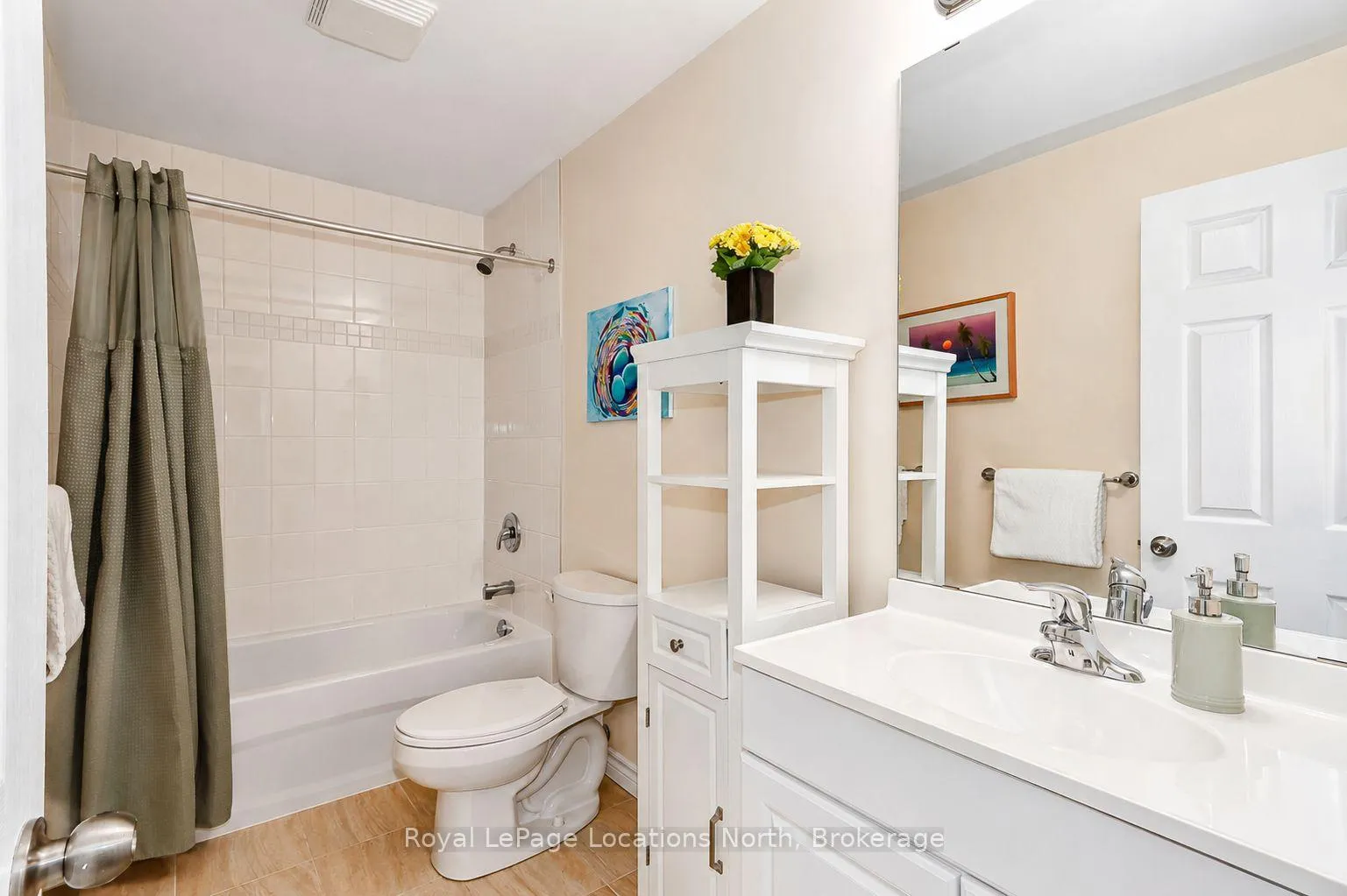 Photo 33 of 37 Kells Crescent, Collingwood — HOMEH