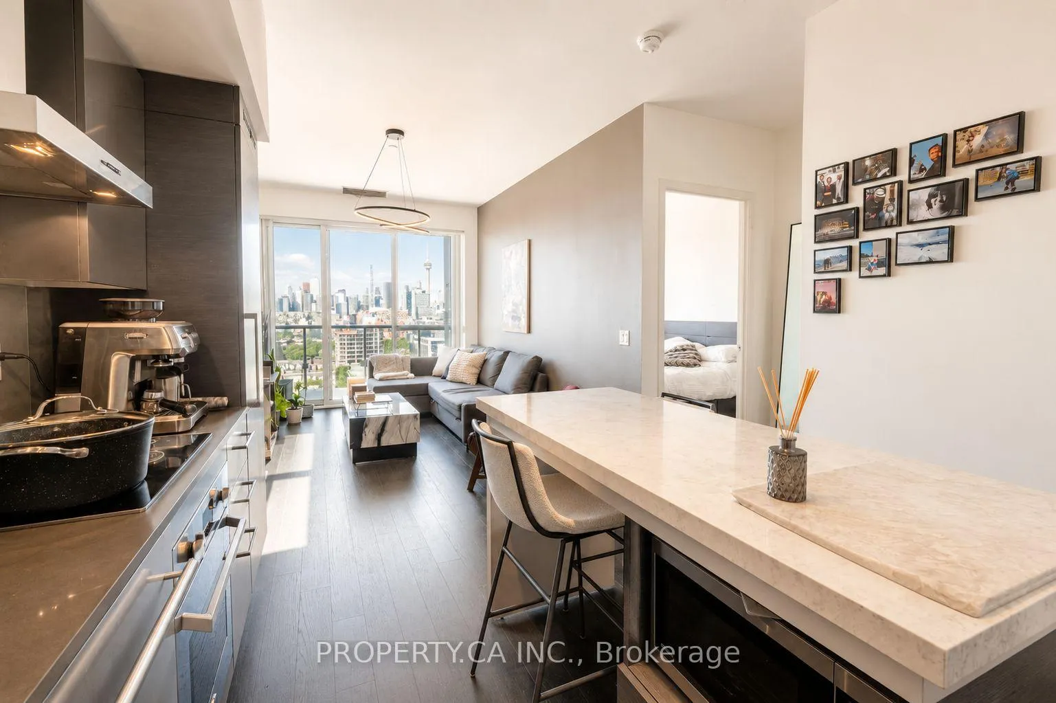 Photo 7 of Unit Ph05, 1030 King Street W, Toronto, Niagara — HOMEH