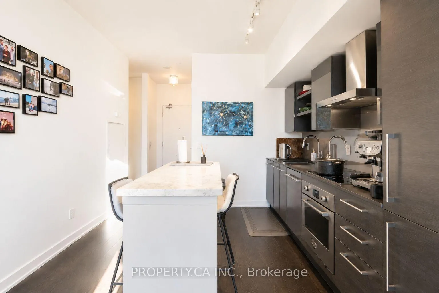 Photo 9 of Unit Ph05, 1030 King Street W, Toronto, Niagara — HOMEH
