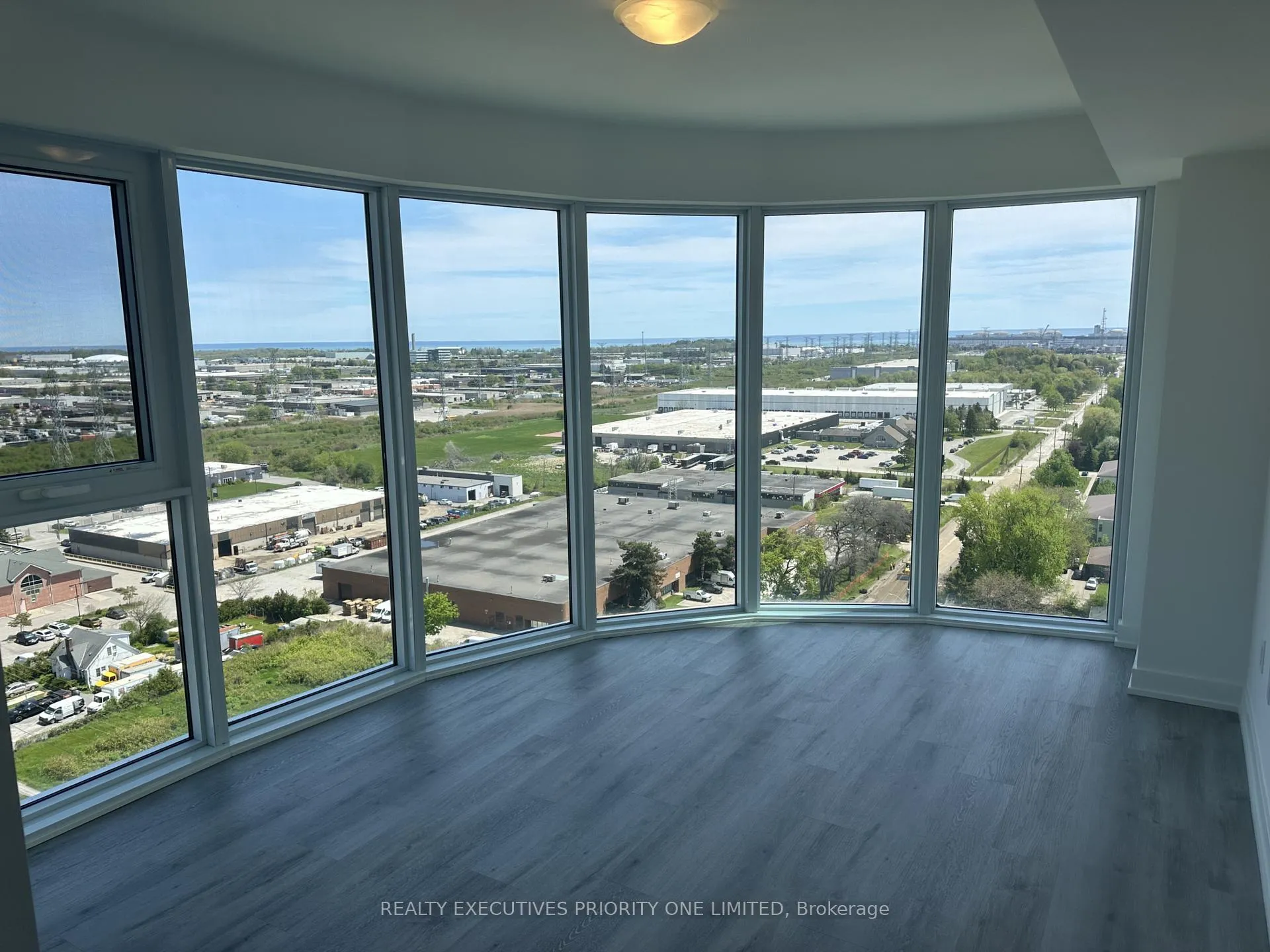 Photo 17 of Unit 1705, 1010 Sandy Beach Road, Pickering, Bay Ridges — HOMEH