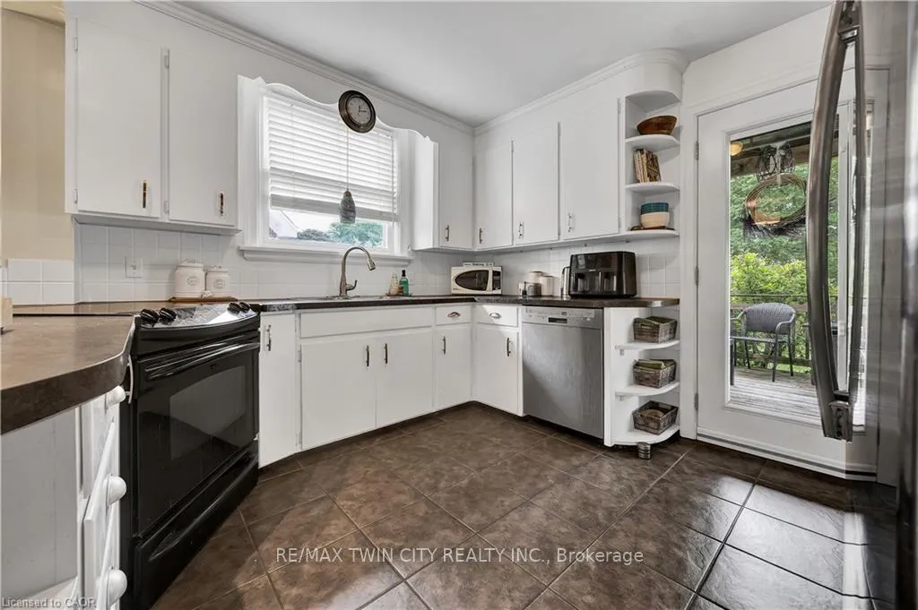 Photo 9 of 45 Glendale Road, Kitchener — HOMEH
