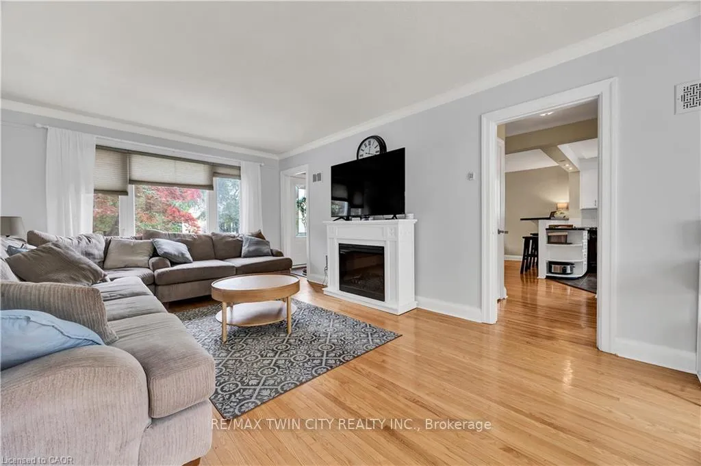 Photo 14 of 45 Glendale Road, Kitchener — HOMEH