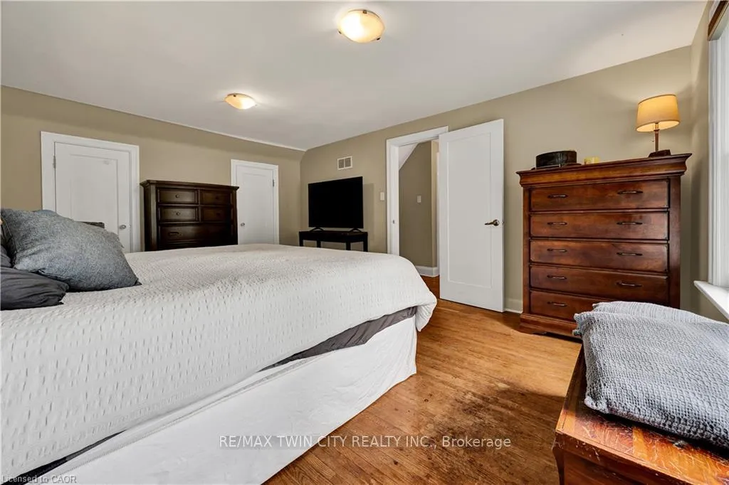 Photo 19 of 45 Glendale Road, Kitchener — HOMEH