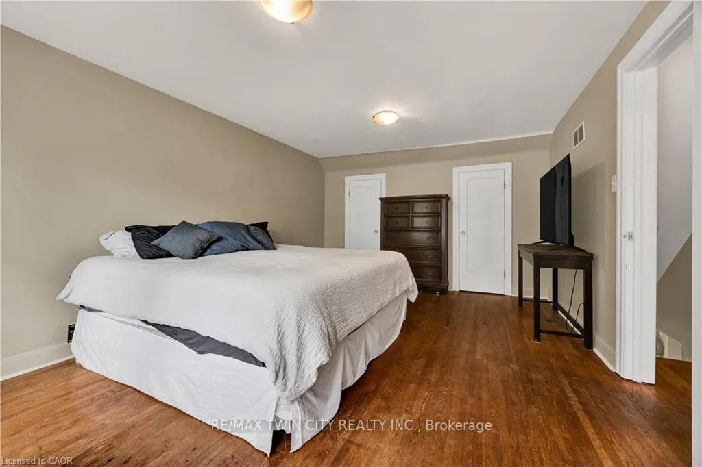 Photo 20 of 45 Glendale Road, Kitchener — HOMEH