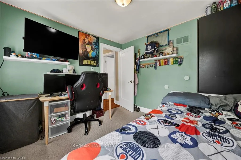 Photo 24 of 45 Glendale Road, Kitchener — HOMEH