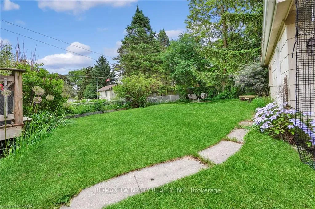 Photo 34 of 45 Glendale Road, Kitchener — HOMEH