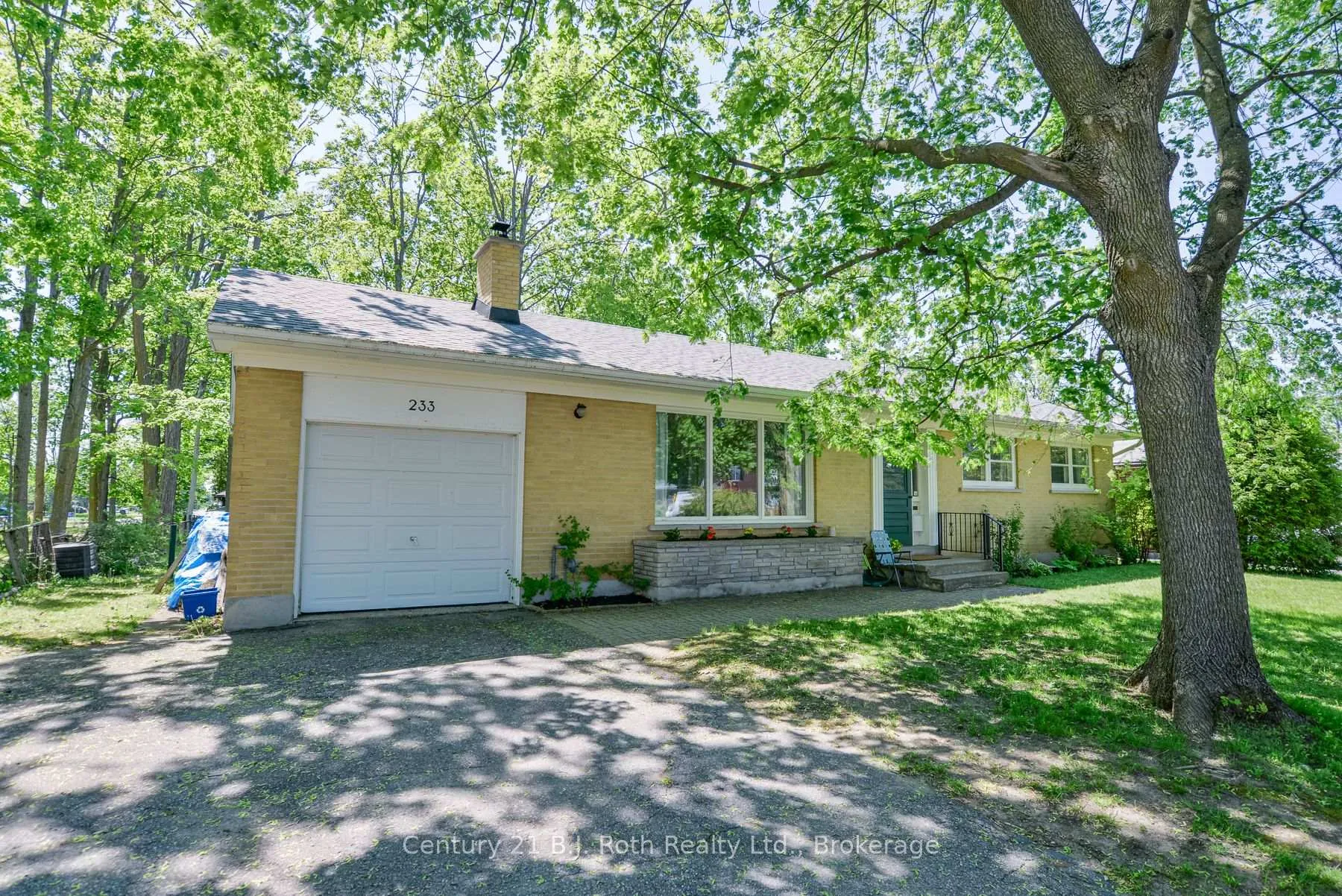 Photo 1 of 233 Lawrence Avenue, Orillia — HOMEH