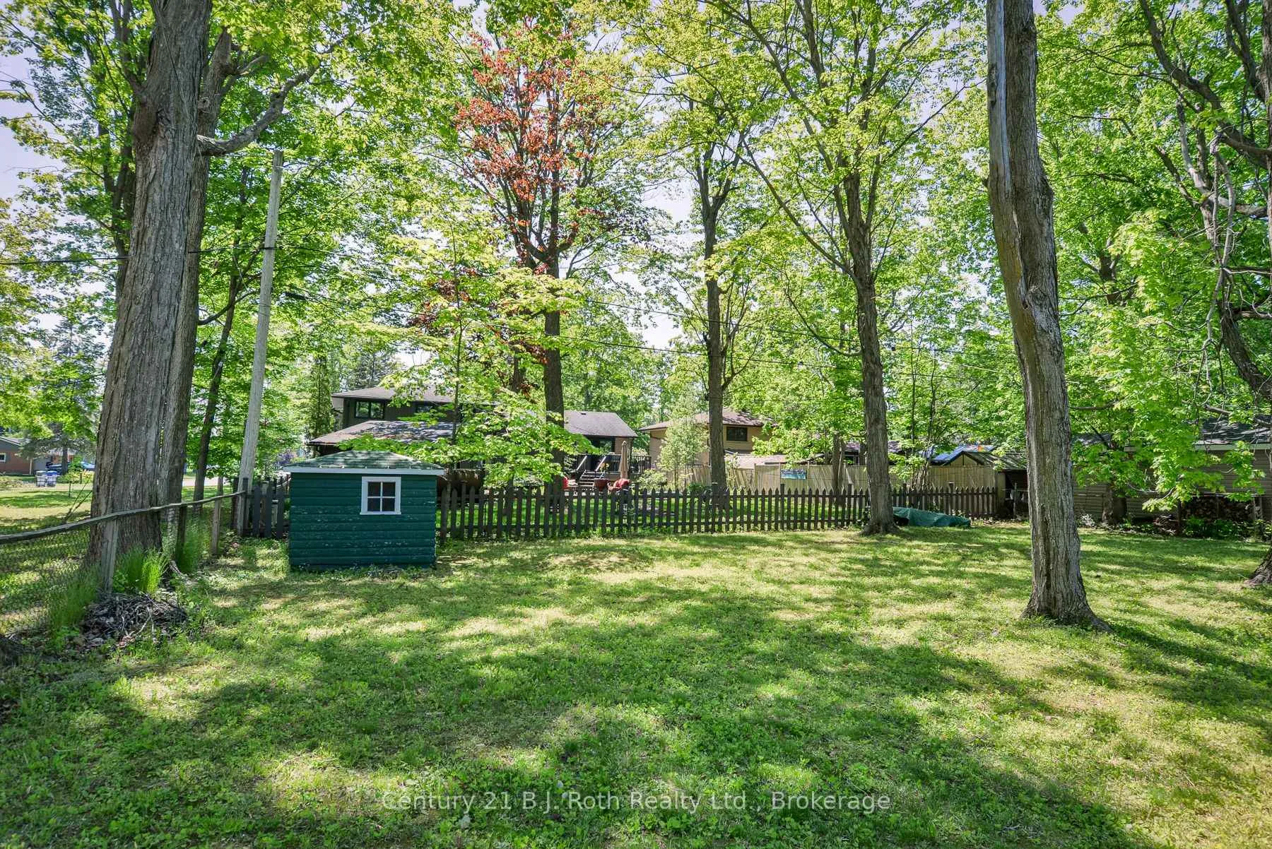 Photo 26 of 233 Lawrence Avenue, Orillia — HOMEH