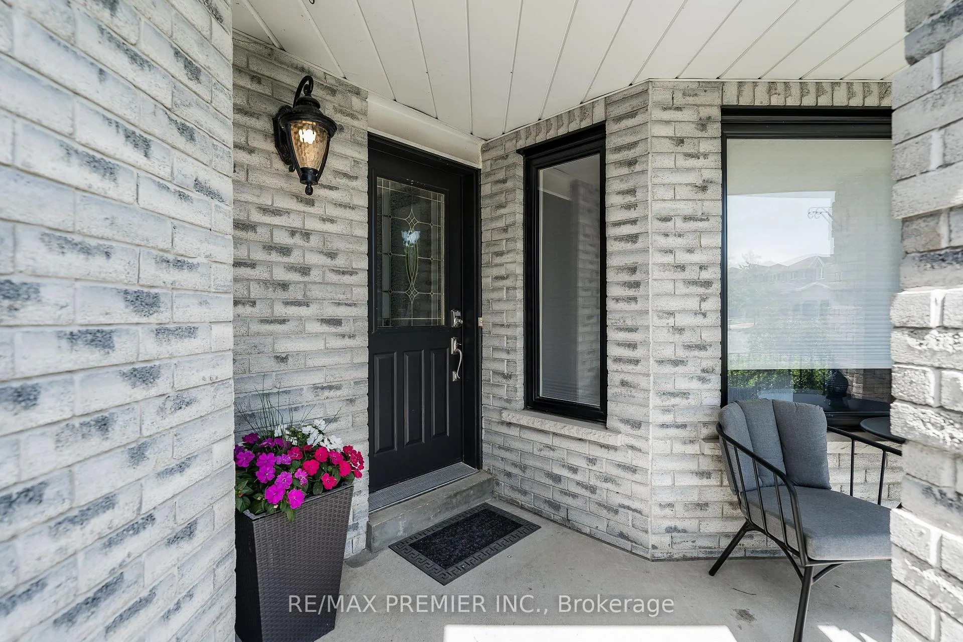 Photo 5 of 2 Grace Crescent, Barrie, Painswick South — HOMEH