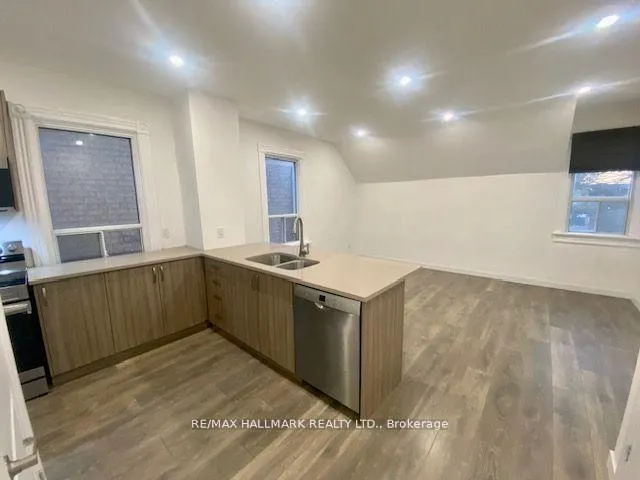 Photo 4 of Unit Upper, 19 Luttrell Avenue, Toronto, East End-Danforth — HOMEH