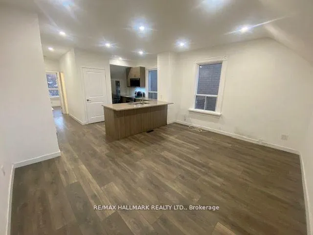 Photo 7 of Unit Upper, 19 Luttrell Avenue, Toronto, East End-Danforth — HOMEH