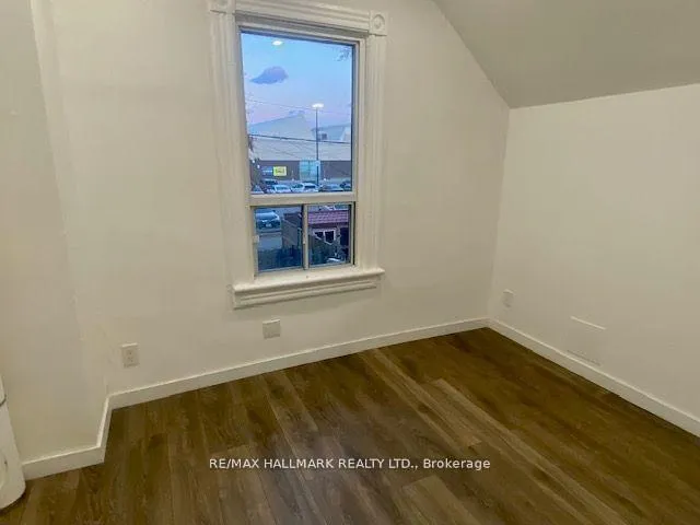 Photo 10 of Unit Upper, 19 Luttrell Avenue, Toronto, East End-Danforth — HOMEH
