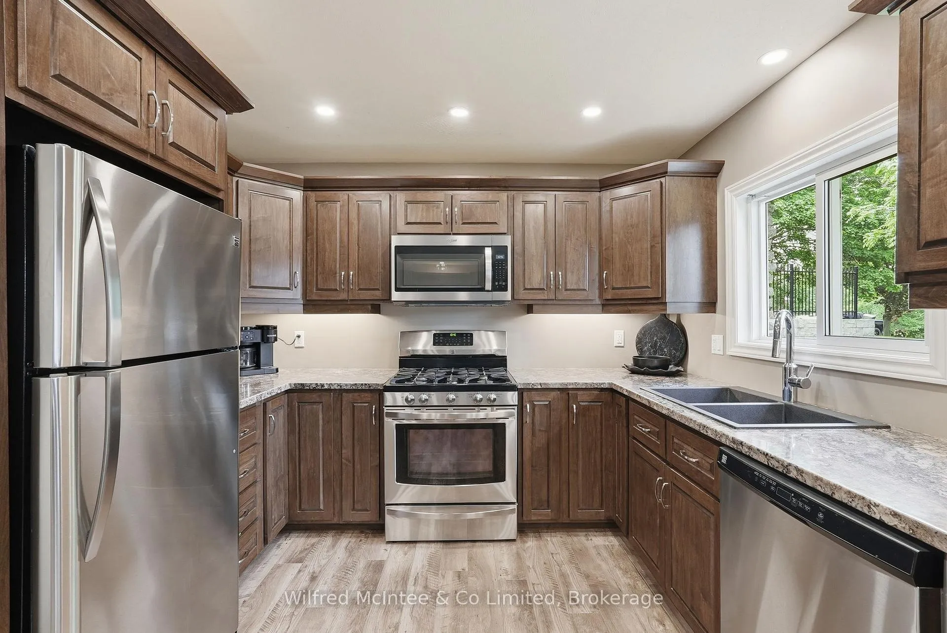 Photo 16 of 322 Thomas Street, Brockton — HOMEH