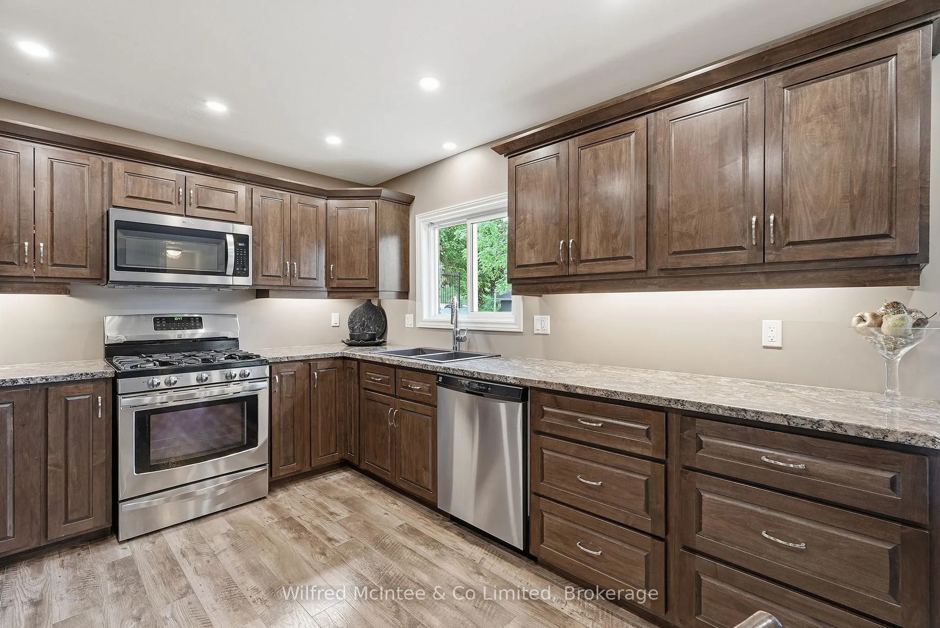 Photo 17 of 322 Thomas Street, Brockton — HOMEH
