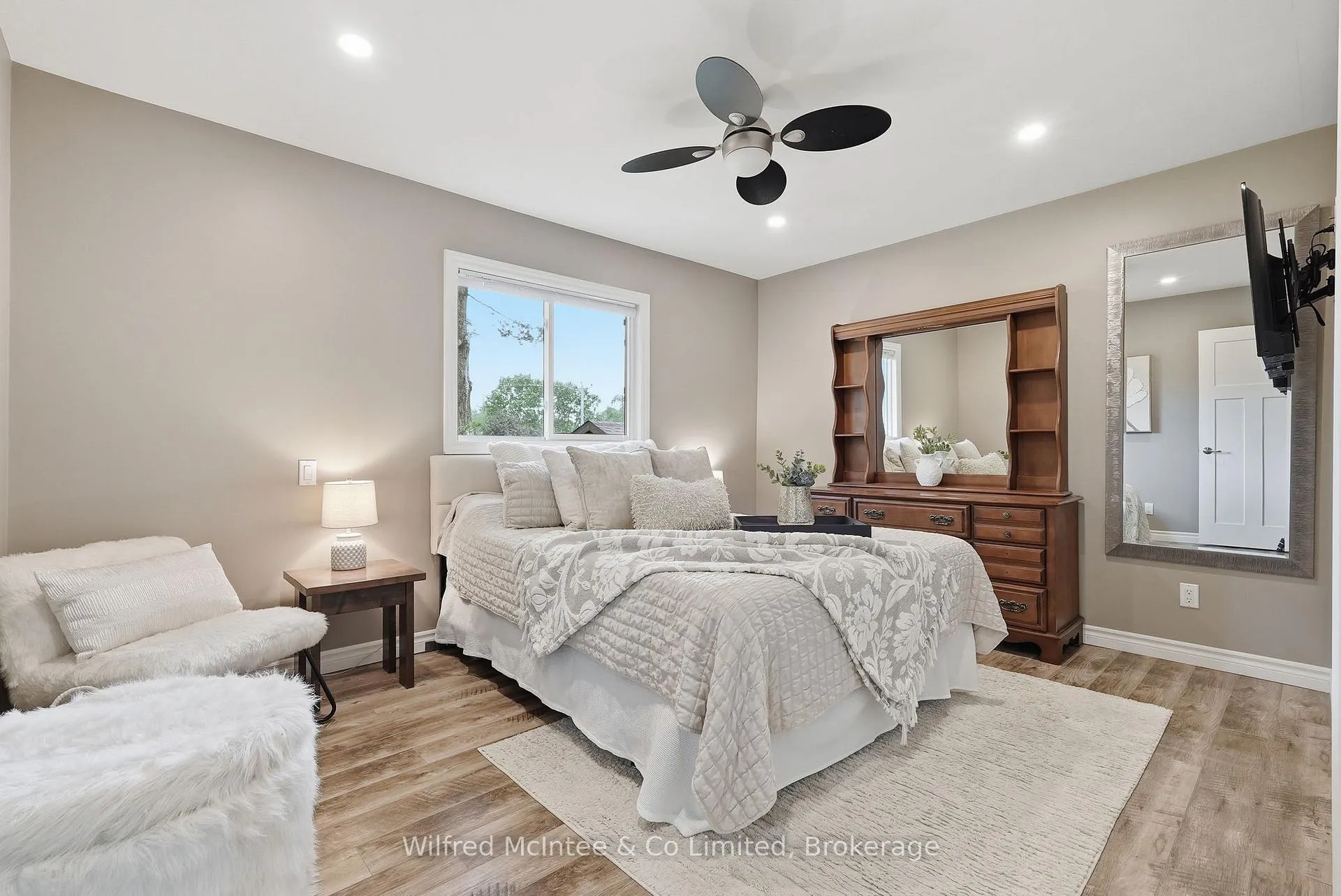 Photo 21 of 322 Thomas Street, Brockton — HOMEH