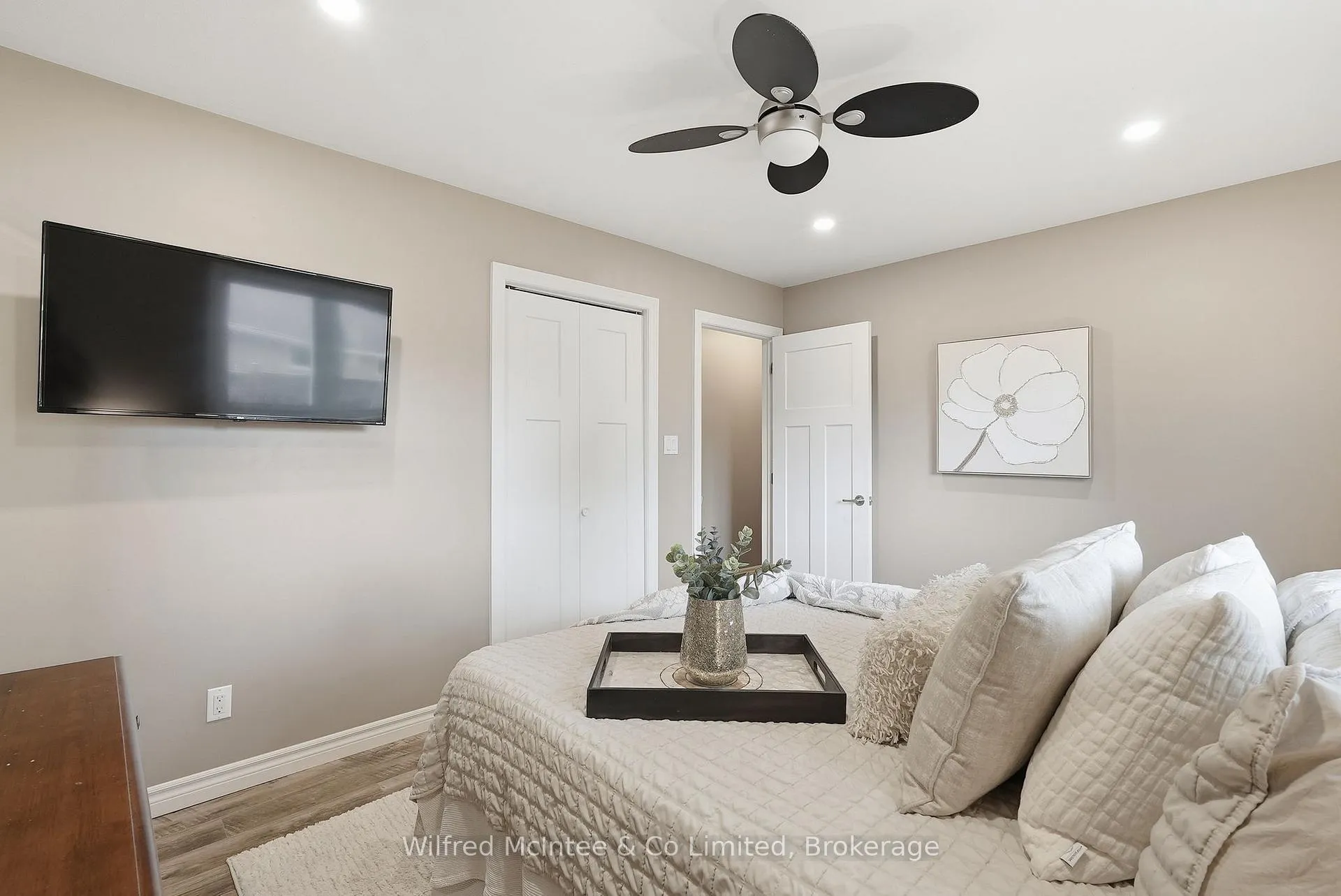 Photo 22 of 322 Thomas Street, Brockton — HOMEH