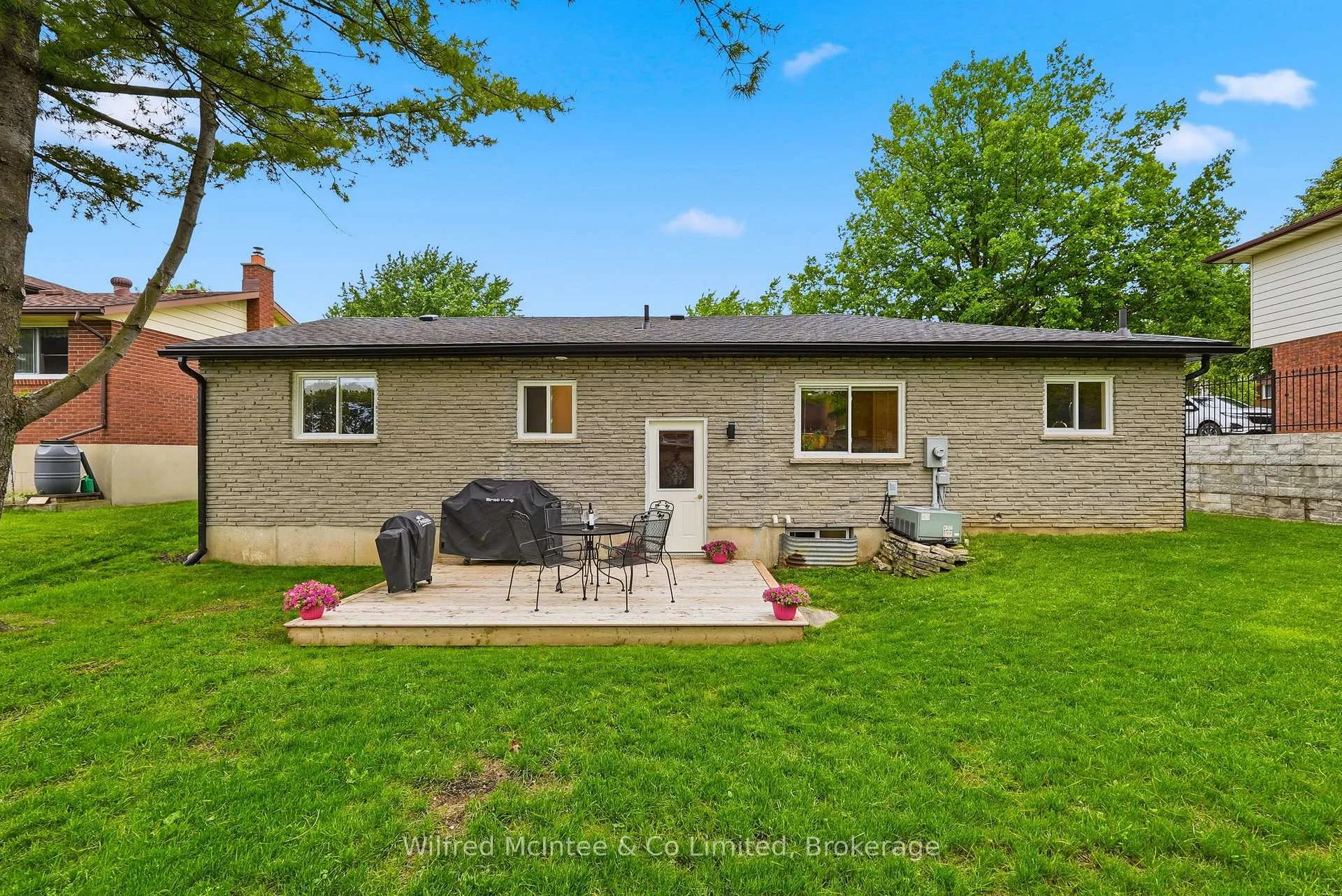 Photo 42 of 322 Thomas Street, Brockton — HOMEH