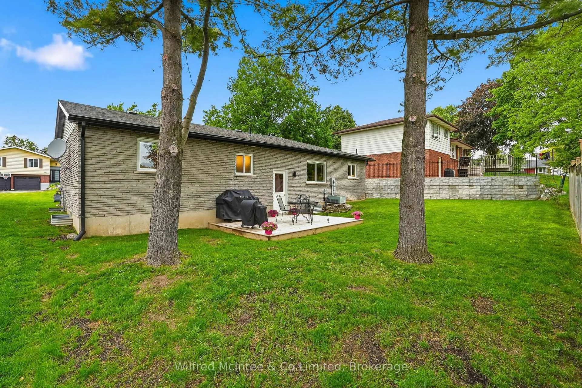 Photo 43 of 322 Thomas Street, Brockton — HOMEH