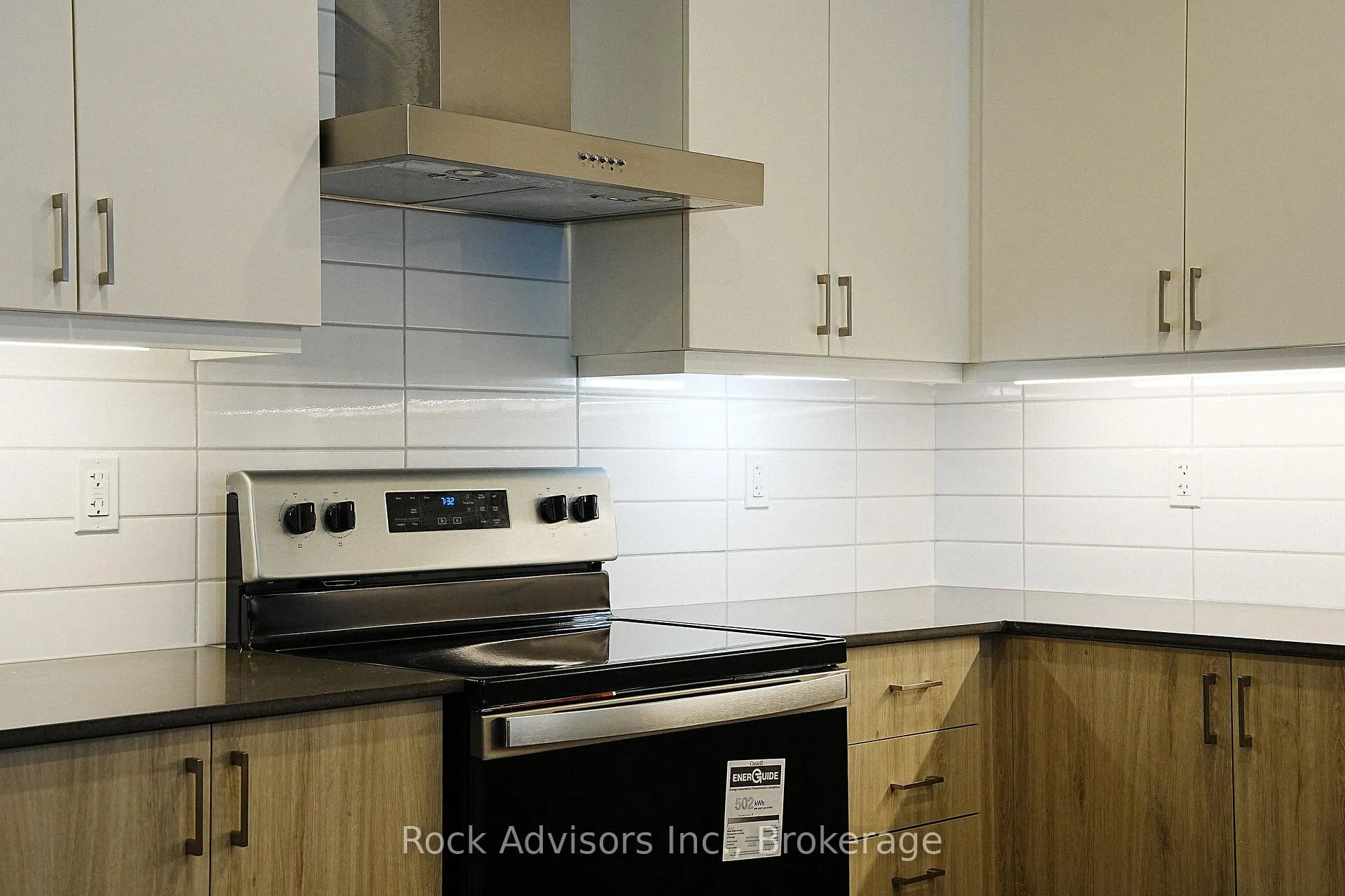 Photo 4 of Unit 5, 258 Hespeler Road, Cambridge, Galt City Centre — HOMEH