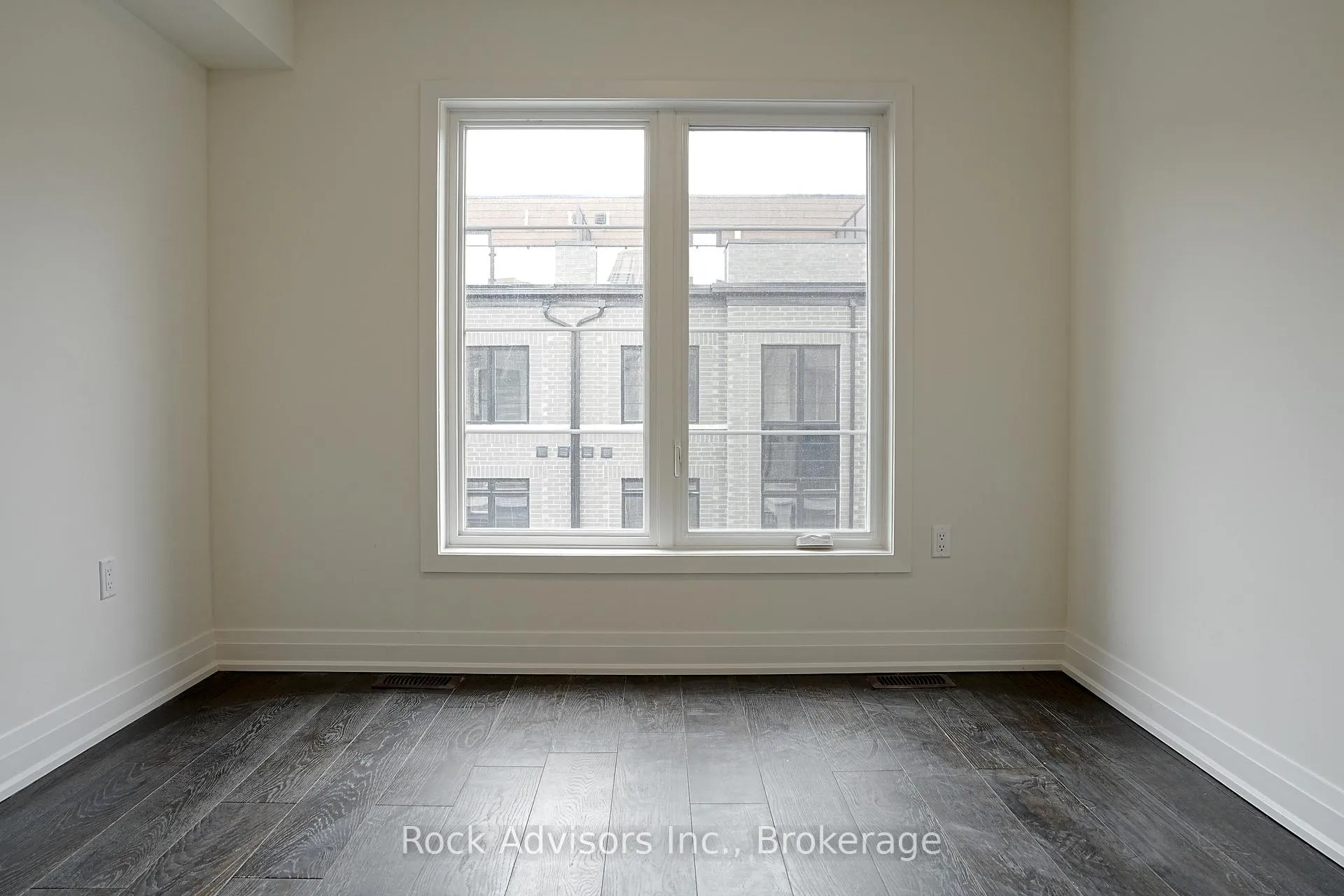 Photo 12 of Unit 5, 258 Hespeler Road, Cambridge, Galt City Centre — HOMEH
