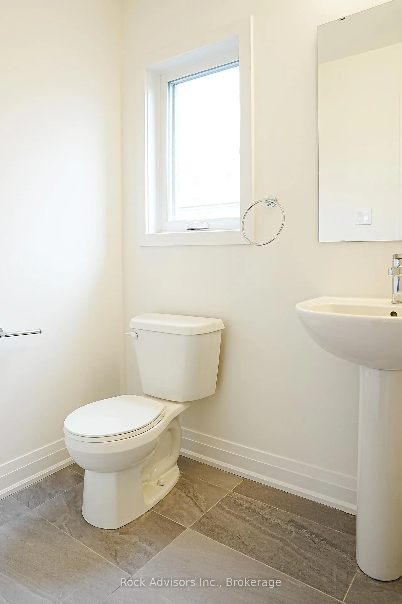 Photo 13 of Unit 5, 258 Hespeler Road, Cambridge, Galt City Centre — HOMEH