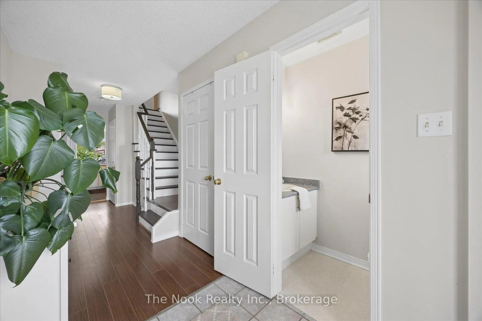 Photo 2 of 77 Somerscales Drive, Clarington, Bowmanville — HOMEH
