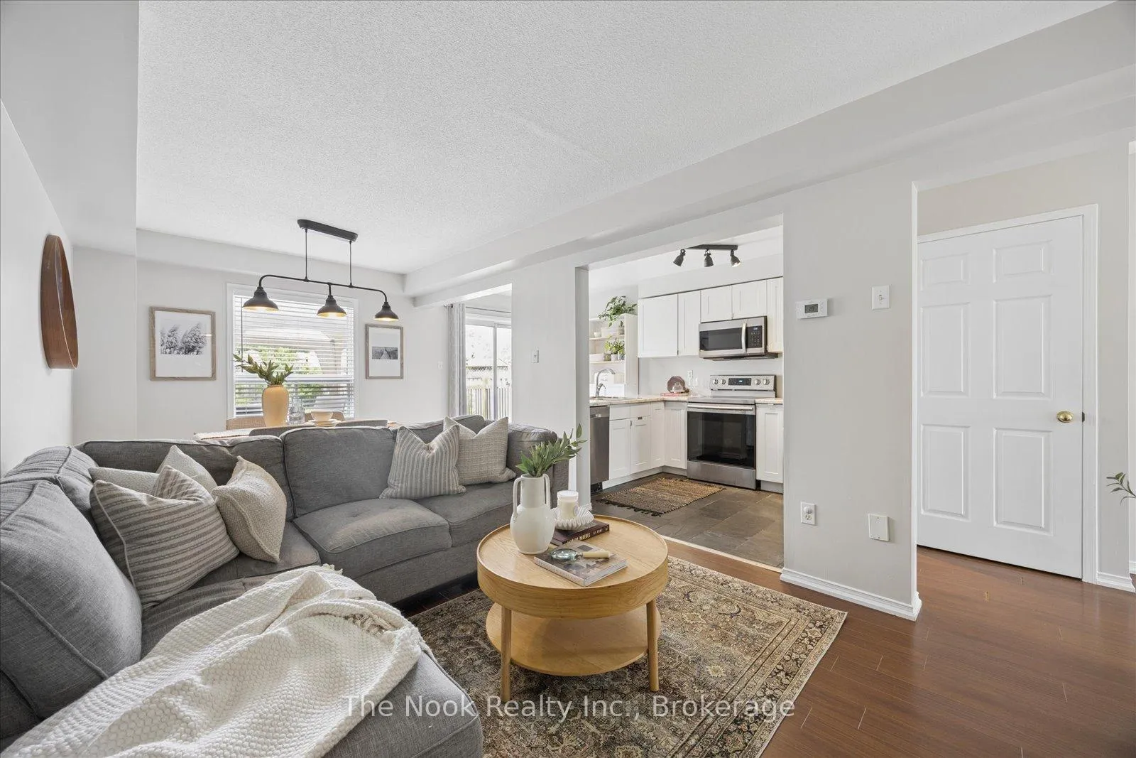 Photo 5 of 77 Somerscales Drive, Clarington, Bowmanville — HOMEH