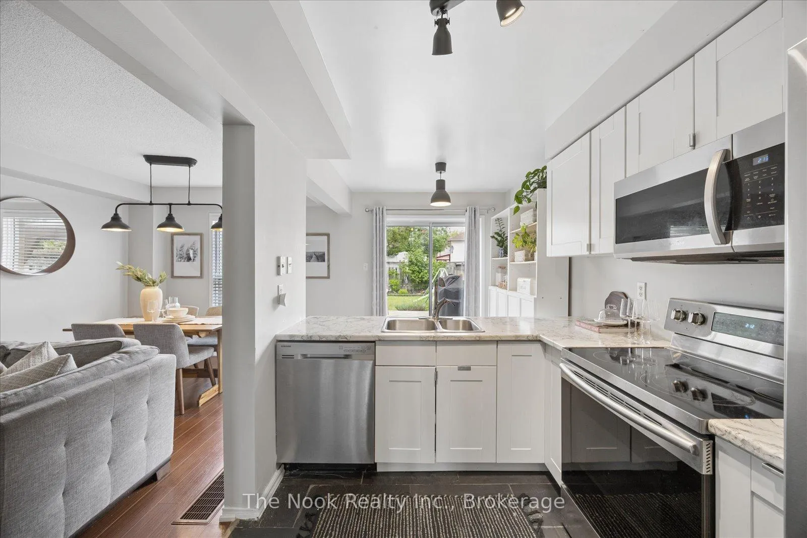 Photo 9 of 77 Somerscales Drive, Clarington, Bowmanville — HOMEH
